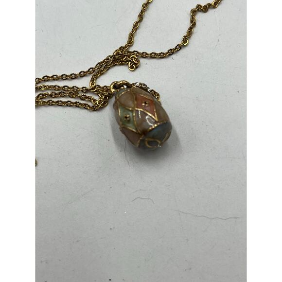 Avon Vintage‎ Enamel Rhinestone Pastel Pink Gold Tone  Egg Pendant Necklace - Picture 8 of 10